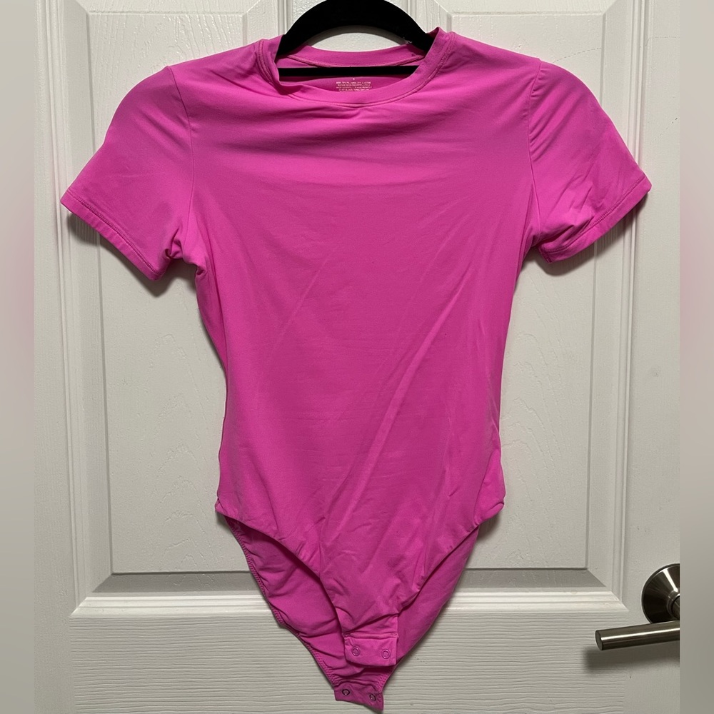SKIMS Pink Fits Everybody T-shirt Bodysuit